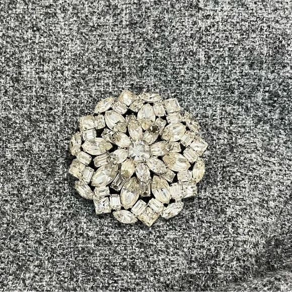 Vintage JOSEPH WARNER Signed Dome Clear Rhinestone 1960s Brooch - Picture 10 of 12